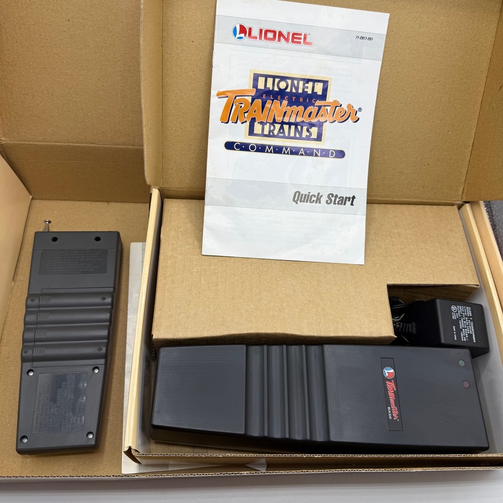 Lionel TrainMaster Command Set TMCC CAB-1 Remote and Base-1 Black O Gauge - Picture 4 of 9